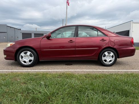 Used 2003 Toyota Camry XLE w/ Gold Pkg FWD image 8