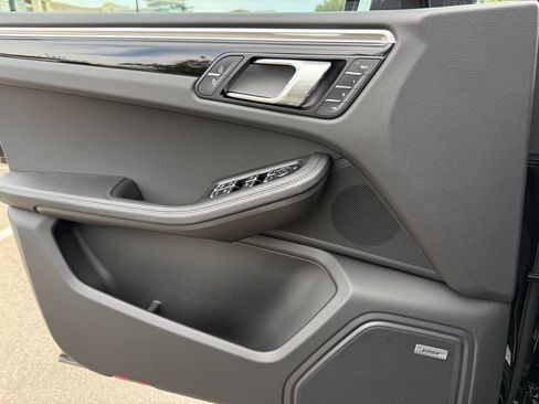 Certified 2024 Porsche Macan S image 26