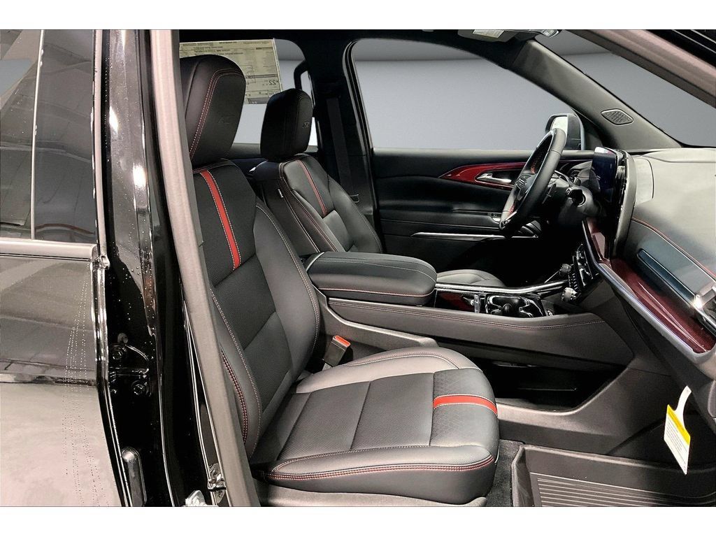 New 2026 Chevrolet Traverse RS w/ LPO, Floor Liner Package FWD image 53