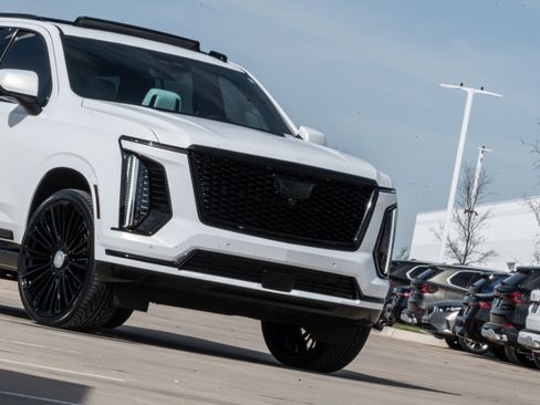 Used 2025 Cadillac Escalade Sport w/ Touring Package image 6