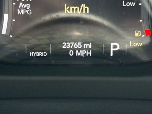 Used 2023 Jeep Wrangler Unlimited Sahara w/ Cold Weather Group AWD/4WD image 18