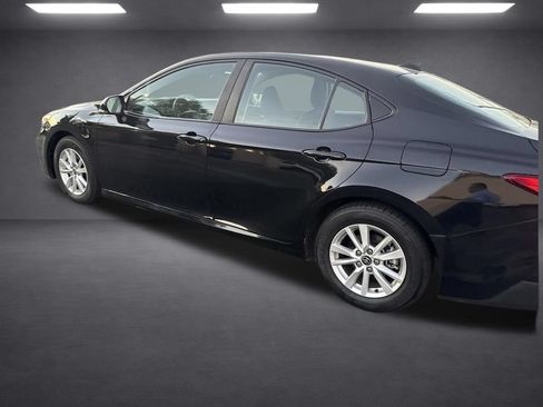 Used 2025 Toyota Camry LE FWD image 24