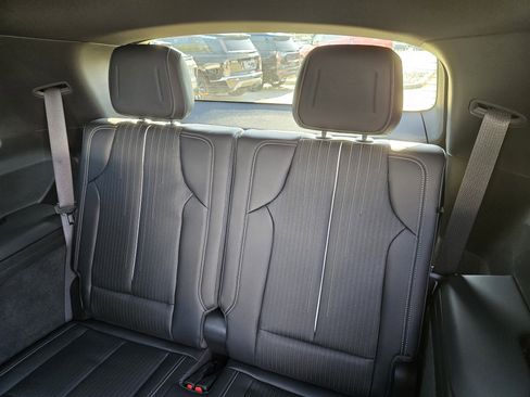 New 2026 Cadillac Vistiq Sport w/ LPO, Floor Liner Package image 15