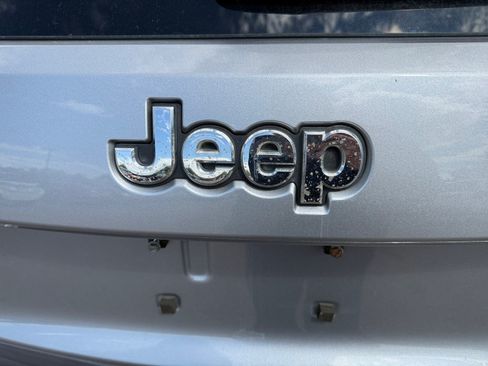 Used 2017 Jeep Grand Cherokee Limited w/ Luxury Group II AWD/4WD image 22