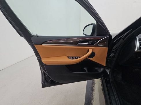 Used 2025 BMW X4 xDrive30i AWD/4WD image 4