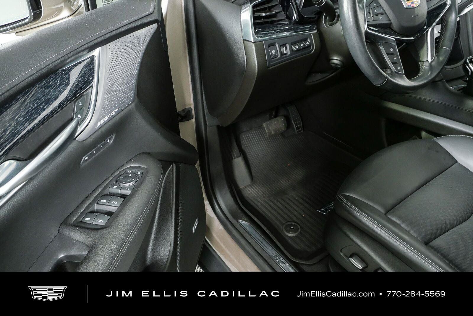 Used 2023 Cadillac XT5 Premium Luxury w/ Technology Package FWD image 8
