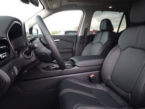 New 2025 Honda Pilot Touring image 11