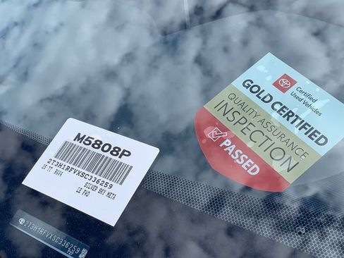 Certified 2025 Toyota RAV4 LE FWD image 36