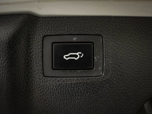 Used 2017 Hyundai Santa Fe Limited image 23