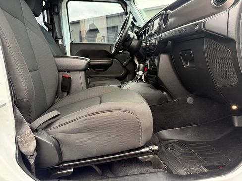 Used 2020 Jeep Wrangler Unlimited Sport image 26