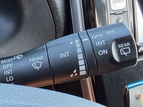 Used 2015 Nissan Leaf SV image 42