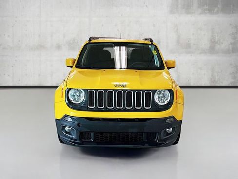 Used 2018 Jeep Renegade Latitude image 2