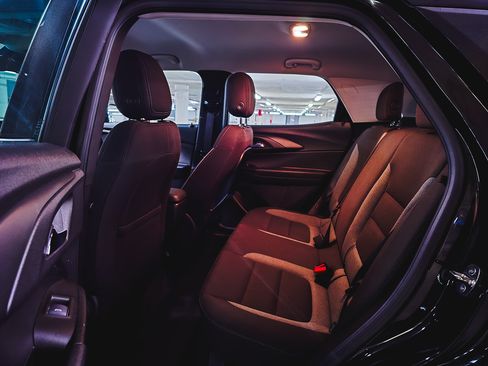 Used 2021 Chevrolet TrailBlazer LS w/ LPO, Blackout Package FWD image 19