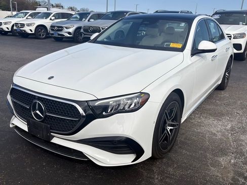 Used 2024 Mercedes-Benz E 350 4MATIC Sedan image 3