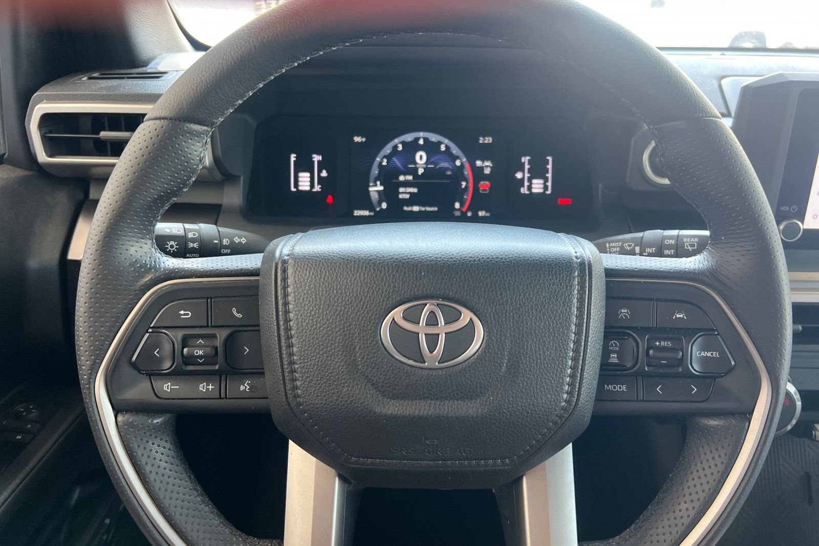 Used 2025 Toyota 4Runner SR5 AWD/4WD image 20