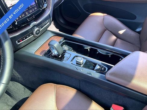 Used 2023 Volvo XC60 B5 Plus w/ Climate Package AWD/4WD image 16