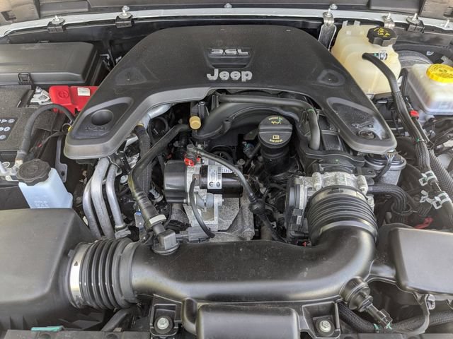 Used 2021 Jeep Wrangler Unlimited Sahara w/ Uconnect 4C Nav & Sound Group AWD/4WD image 23