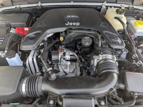 Used 2021 Jeep Wrangler Unlimited Sahara w/ Uconnect 4C Nav & Sound Group AWD/4WD image 23