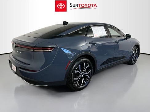 Used 2025 Toyota Crown XLE image 4