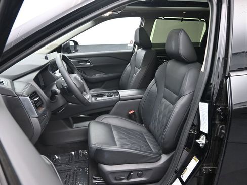 Used 2026 Nissan Rogue Platinum w/ Platinum Premium Package AWD/4WD image 23