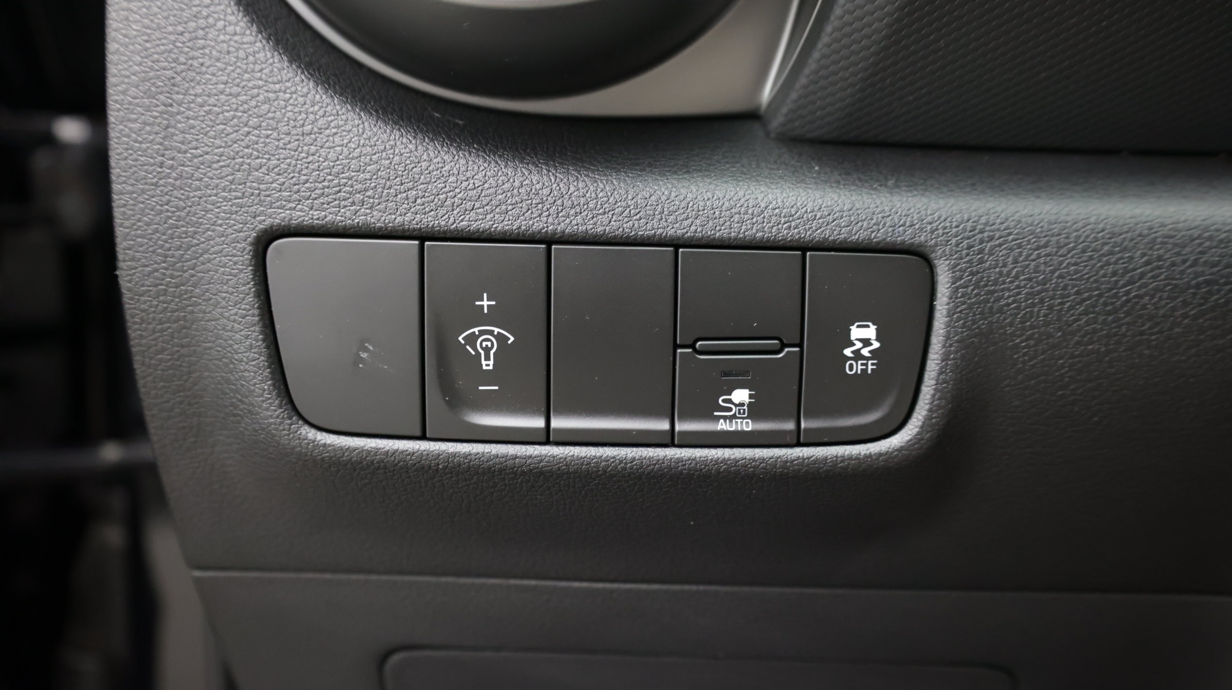 Used 2023 Hyundai Kona SE FWD image 18