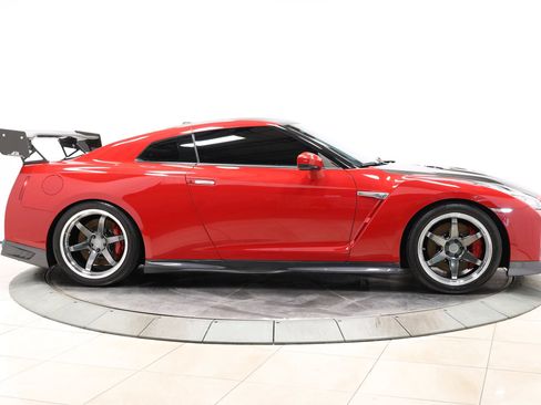 Used 2019 Nissan GT-R Premium w/ Premium Interior Package AWD/4WD image 66