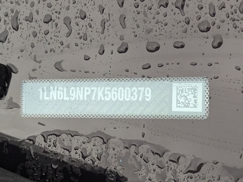 Used 2019 Lincoln Continental Reserve image 12