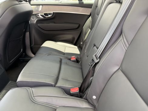 New 2026 Volvo XC90 T8 Ultra w/ Lounge Package AWD/4WD image 16