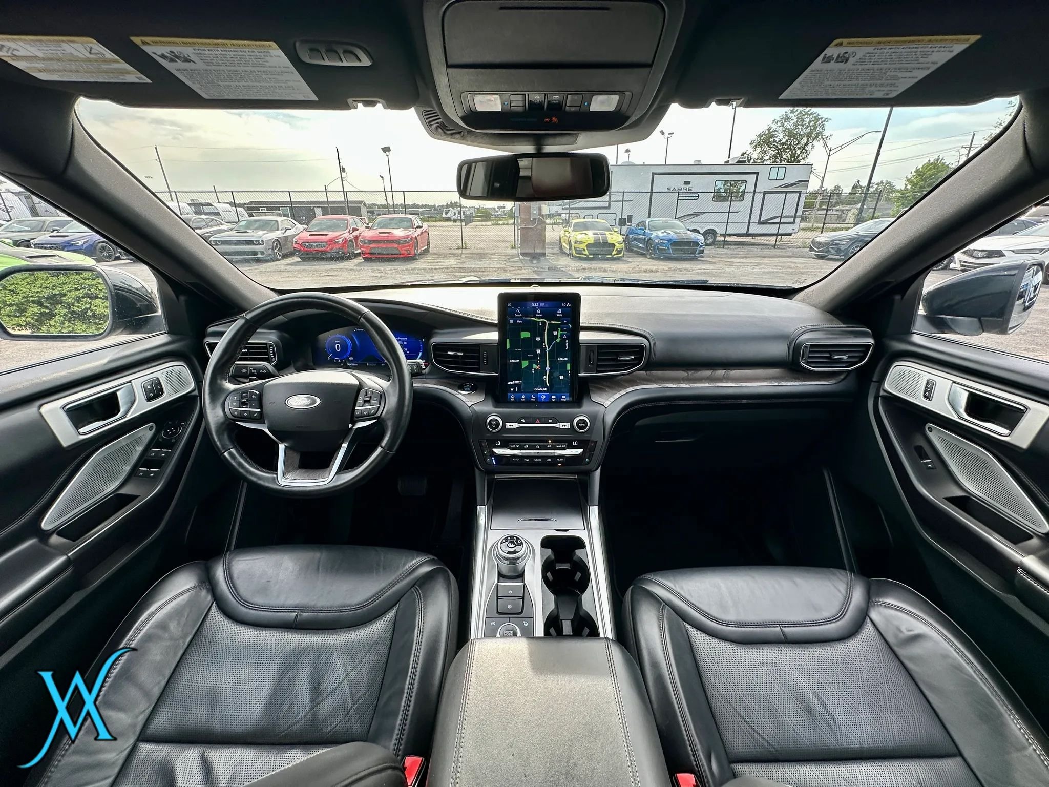 Used 2020 Ford Explorer Platinum w/ Premium Technology Package AWD/4WD image 32