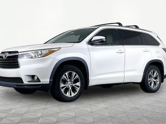 Used 2015 Toyota Highlander XLE AWD/4WD video 1