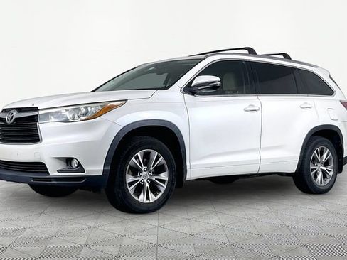 Used 2015 Toyota Highlander XLE AWD/4WD image 1