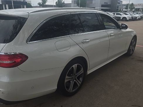 Used 2018 Mercedes-Benz E 400 4MATIC Wagon image 4