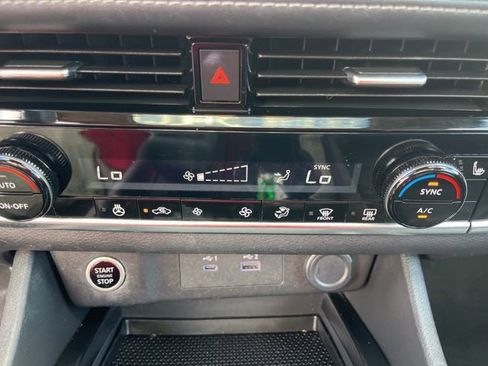 Used 2021 Nissan Rogue SV w/ Premium Package image 24