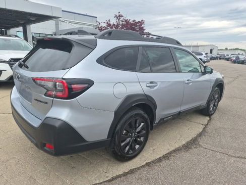 Used 2025 Subaru Outback Onyx Edition AWD/4WD image 6