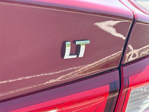 Used 2018 Chevrolet Malibu LT FWD image 17