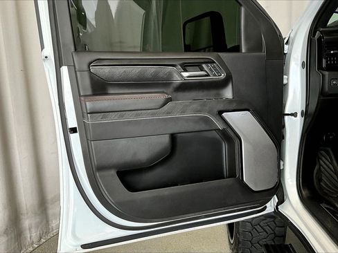 Used 2024 GMC Sierra 2500 AT4X w/ AT4X AEV Edition image 21