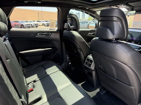 Used 2025 Kia Sportage X-Line w/ Premium Package AWD/4WD image 37
