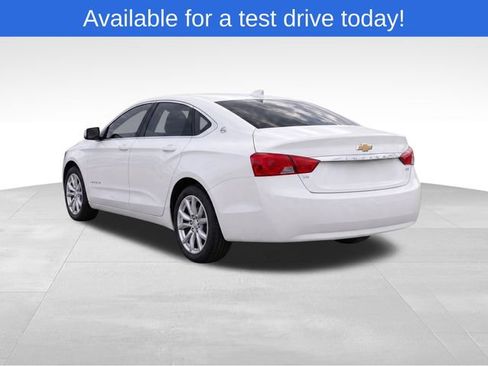 Used 2017 Chevrolet Impala LT FWD image 3