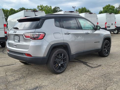 Used 2022 Jeep Compass Latitude AWD/4WD image 4