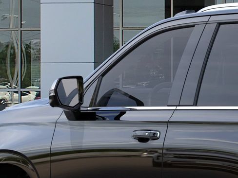 New 2026 Chevrolet Tahoe Premier w/ Sun And Tow Package AWD/4WD image 12