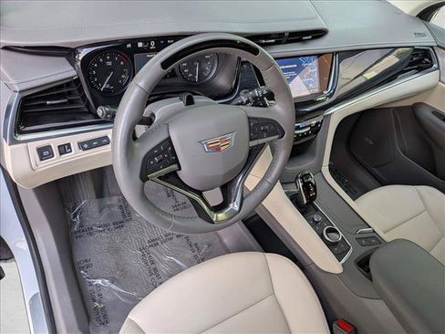 Used 2024 Cadillac XT6 Premium Luxury w/ Technology Package AWD/4WD image 10