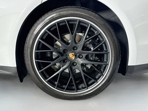 Certified 2023 Porsche Panamera Platinum Edition RWD image 33