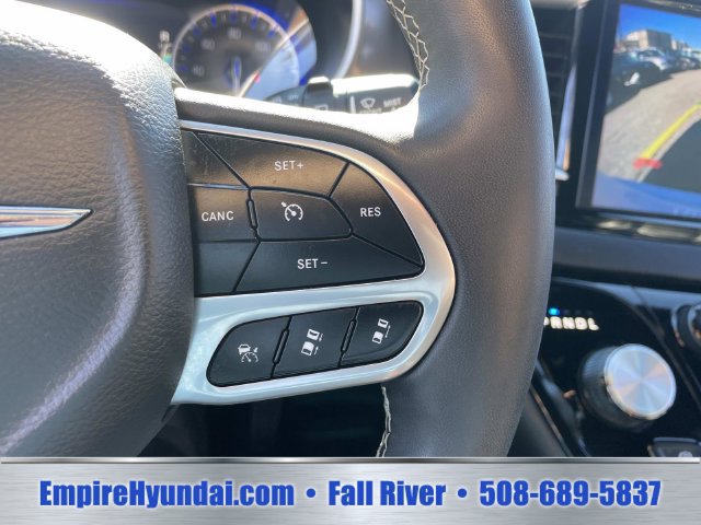 Used 2025 Chrysler Pacifica Select FWD image 27