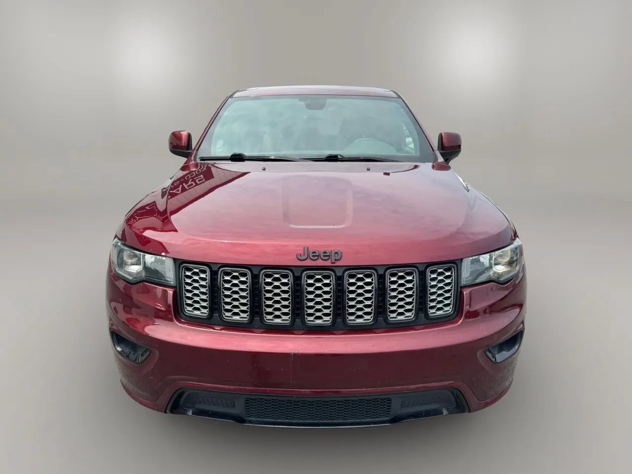 Used 2019 Jeep Grand Cherokee Altitude RWD image 3