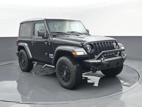 Used 2021 Jeep Wrangler Sport AWD/4WD image 3