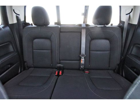 Used 2018 GMC Canyon SLE w/ SLE Convenience Package image 16