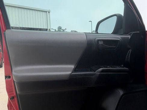 Used 2022 Toyota Tacoma SR5 image 8