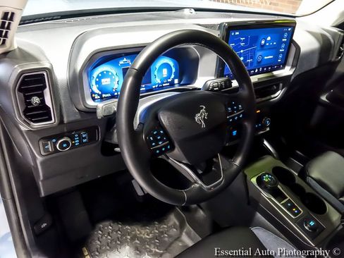 Used 2025 Ford Bronco Sport Outer Banks w/ Outer Banks Tech Package+ AWD/4WD image 13