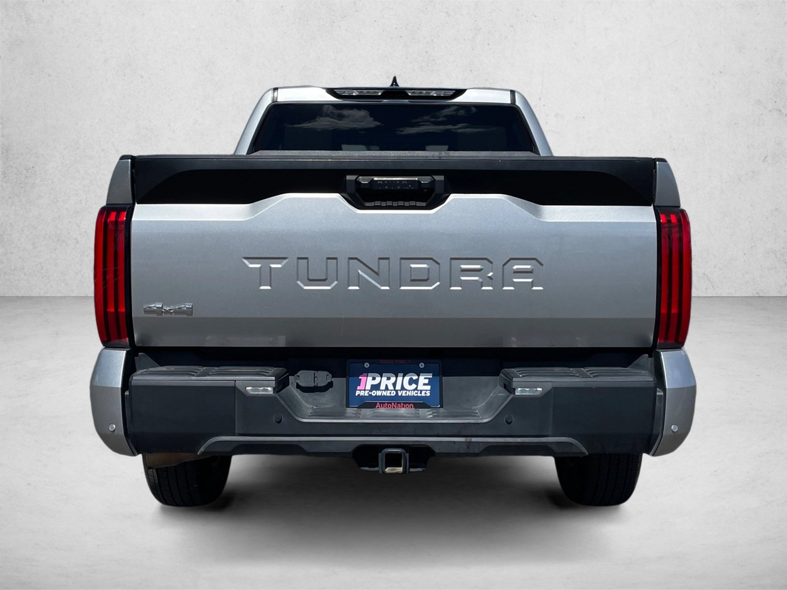 Used 2022 Toyota Tundra SR5 w/ SR5 Convenience Package AWD/4WD image 6