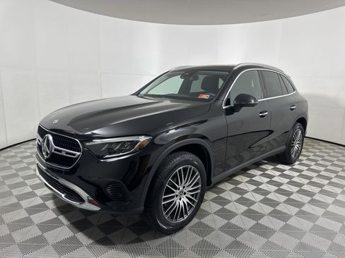 Used 2023 Mercedes-Benz GLC 300 4MATIC image 3
